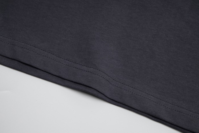 使い勝手良し グッチ スーパーコピー 2024 FWパリコレクションスタッフTシャツ