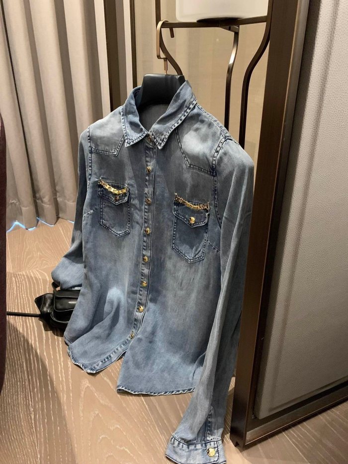 超奇跡の入荷☆ セリーヌ コピーおすすめ 24 ssCEリトルゴールドチェーンデニムシャツ