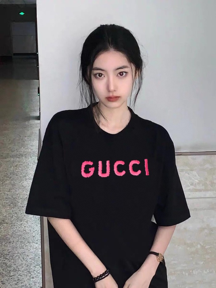 新作 グッチ スーパーコピー 2024春夏新作刺繍ロゴラウンドネック半袖Tシャツ2色