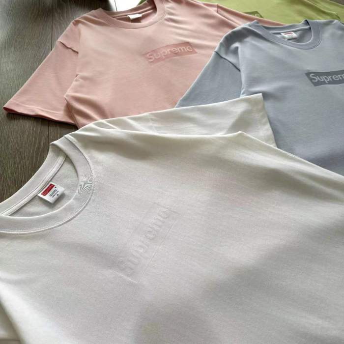 入手困難 シュプリーム スーパーコピー 胸元シンプルアルファベット立体プリント半袖Tシャツ4色
