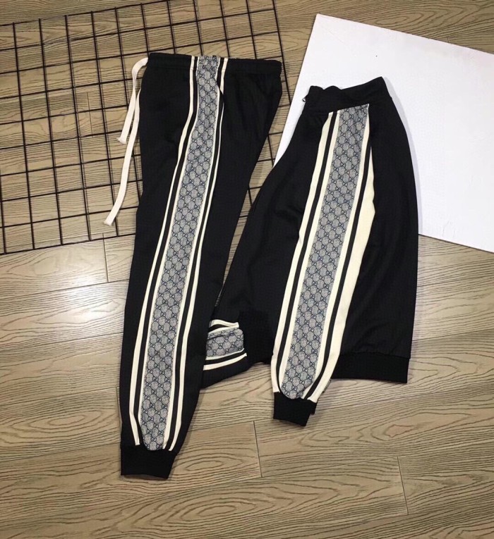 日本未入荷 グッチ コピーおすすめ 定番のスネークスーツ側面タンデムストライプ制服スーツ