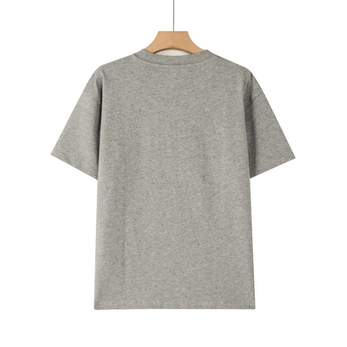 超話題! グッチ 偽物通販 GUCCI 24春先の新作Tシャツ胸にクラシックなダブルG刺繍ロゴ柄半袖