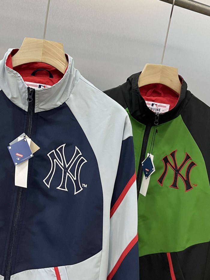 超話題! シュプリーム n級品 MLB連名Supremeカラージャケット2色