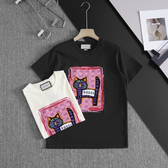 入手困難 グッチ コピー 2024春夏新作グッチネコプリントラウンドネック半袖Tシャツ2色