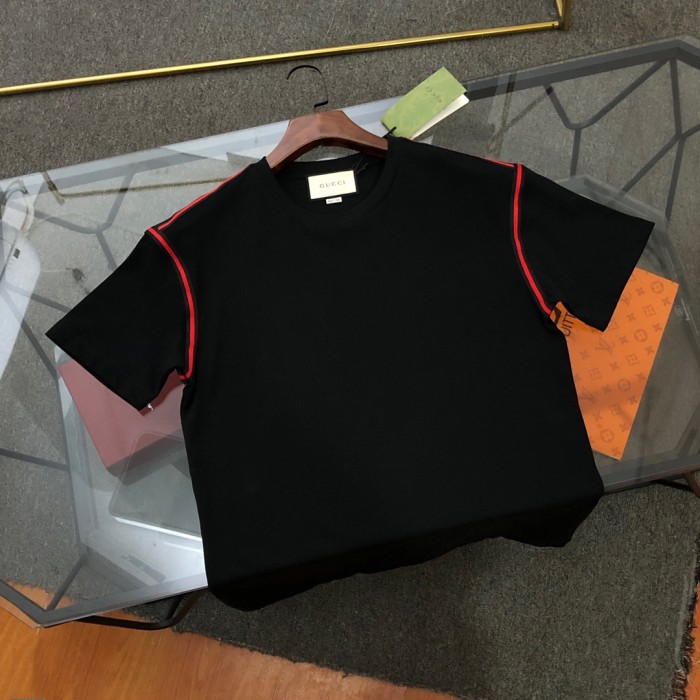 入手困難 グッチ コピーおすすめ 2024新作ロゴ刺繍織りリボンラウンドネック半袖Tシャツ