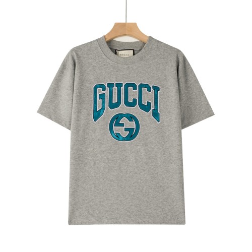 超話題! グッチ 偽物通販 GUCCI 24春先の新作Tシャツ胸にクラシックなダブルG刺繍ロゴ柄半袖