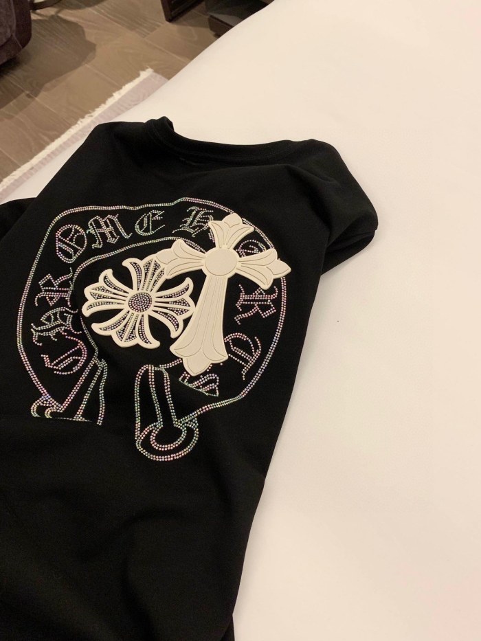 追跡付 クロムハーツ コピーおすすめ 24 ss新作ch立体十字架サンスクリット円盤Tシャツ