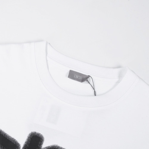 使い勝手良し ディオール スーパーコピー EARSシリーズLOGOグラフィティTシャツ