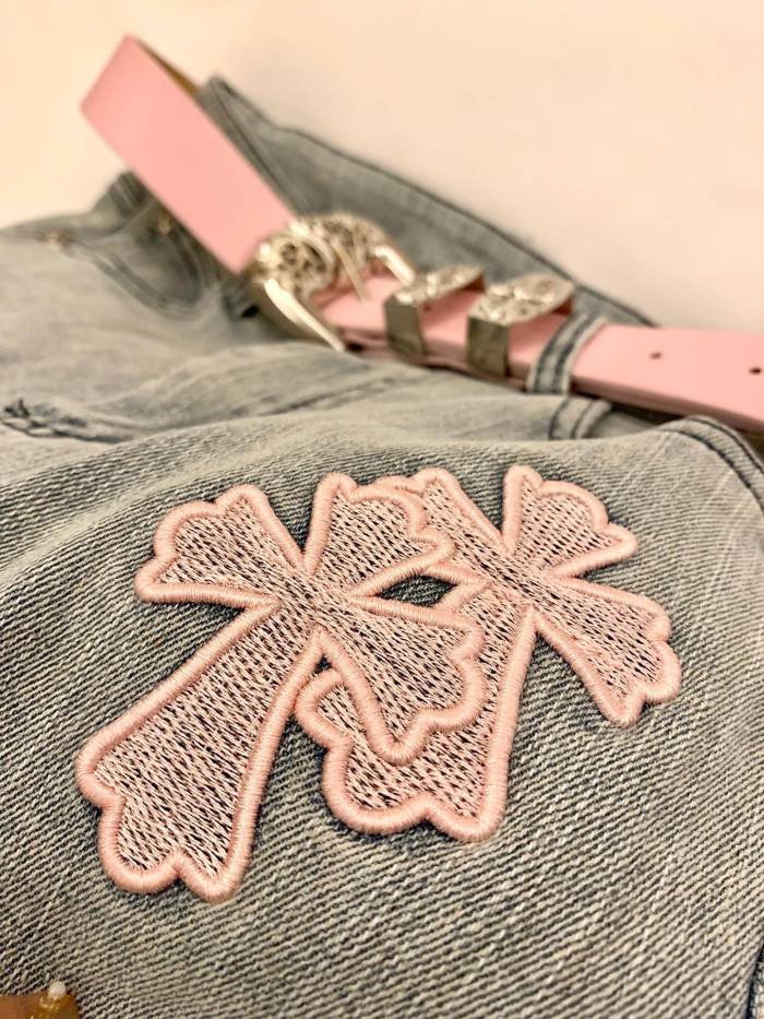一目惚れ♪ クロムハーツ n級品 クロス刺繍ジーンズ