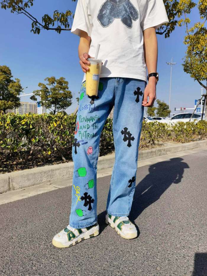 日本未入荷 クロムハーツ n級品 グラフィティピーカブージーンズ
