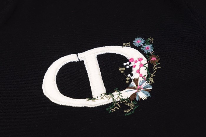 日本未入荷 ディオール コピー 24ssフラワーツイード刺繍半袖Tシャツ