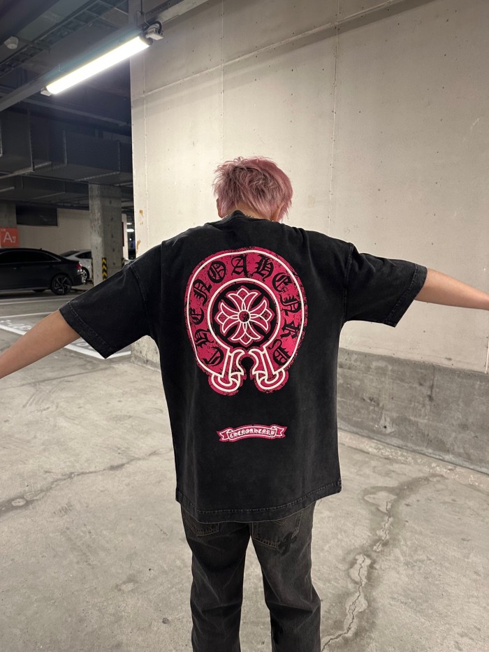 累積売上総額第１位！クロムハーツ コピー 2024蛍光グラデーションロゴ半袖Tシャツ