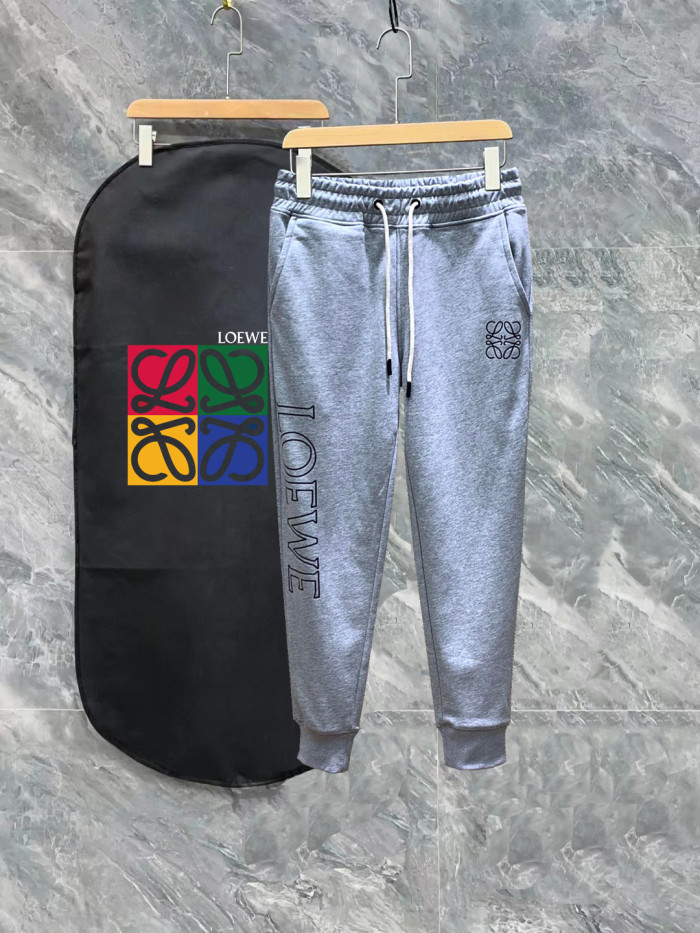【限定】ロエベ 偽物通販 Loewe24 SS春のショーモデル修身ラインの精巧なプリントシンプルロゴスポーツパンツ