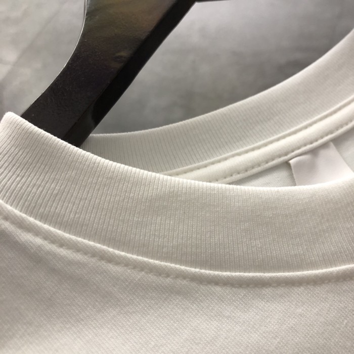 【話題商品！】クロムハーツ n級品 2024新作レザークロスステッチ半袖Tシャツ