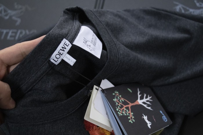 【話題商品！】ロエベ スーパーコピー LOEWE人参エッセンスシリーズTシャツ