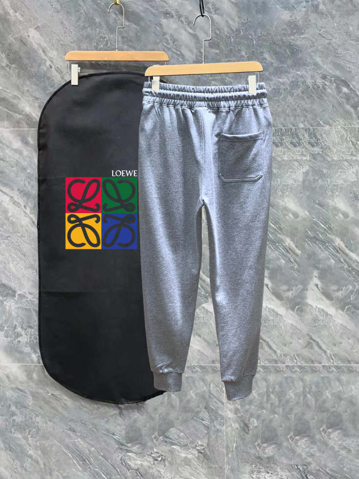 【限定】ロエベ 偽物通販 Loewe24 SS春のショーモデル修身ラインの精巧なプリントシンプルロゴスポーツパンツ