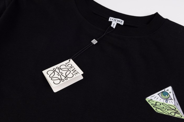 使い勝手良し ロエベ コピーおすすめ の新シリーズ天使の目のプリントTシャツ