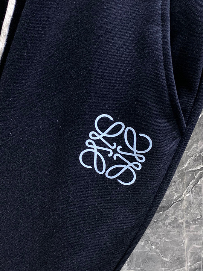 稀少 ロエベ コピーおすすめ Loewe24 SS春のショーモデル修身ラインの精巧なプリントシンプルロゴスポーツパンツ