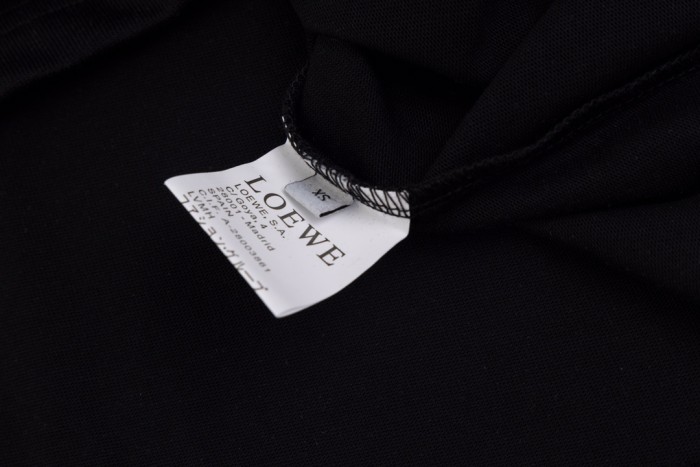 使い勝手良し ロエベ コピーおすすめ の新シリーズ天使の目のプリントTシャツ