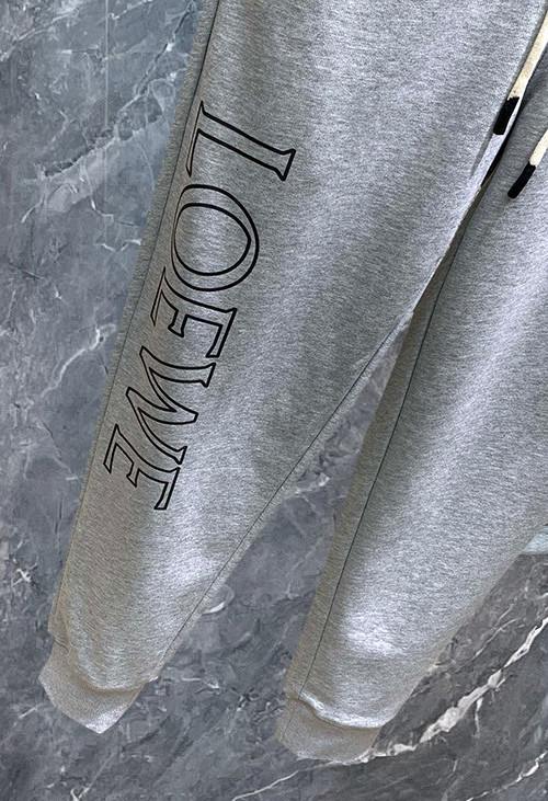 【限定】ロエベ 偽物通販 Loewe24 SS春のショーモデル修身ラインの精巧なプリントシンプルロゴスポーツパンツ