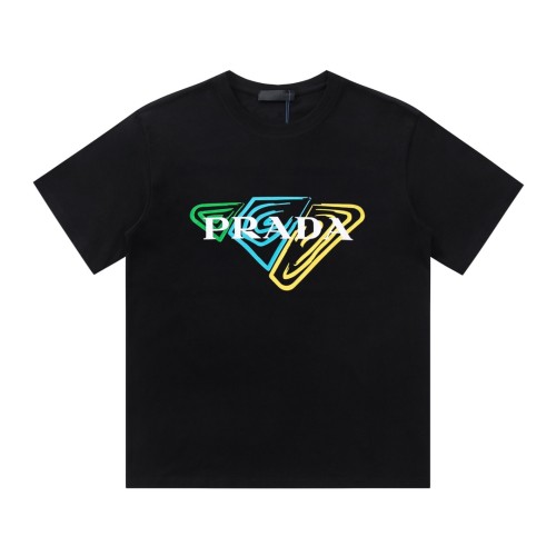 累積売上総額第１位！プラダ 偽物通販 24 ss新作ネックプリントイニシャルロゴ半袖Tシャツ