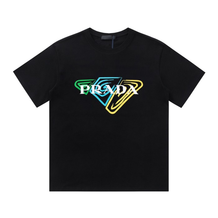 累積売上総額第１位！プラダ 偽物通販 24 ss新作ネックプリントイニシャルロゴ半袖Tシャツ