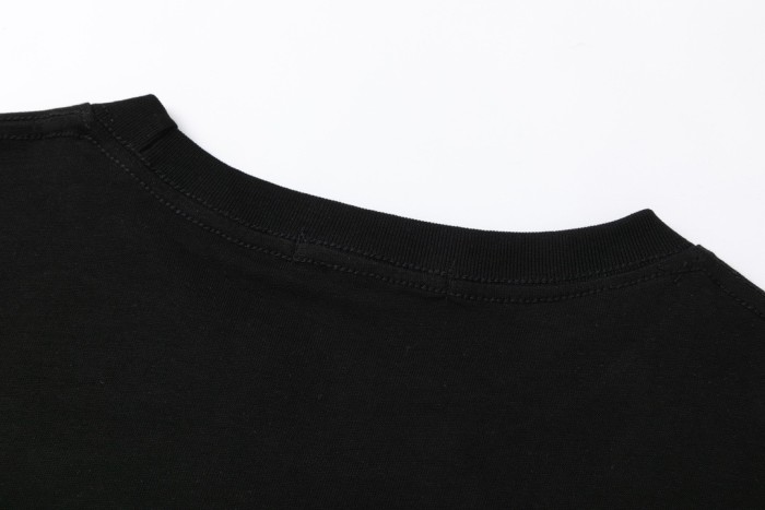 累積売上総額第１位！プラダ コピーおすすめ 24 ss春夏銘板ポケット半袖Tシャツ