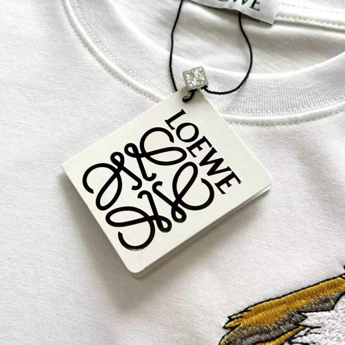 大人気 ロエベ 偽物通販 24春先の新作刺繍半袖Tシャツ3 D立体刺繍柄半袖Tシャツ2色