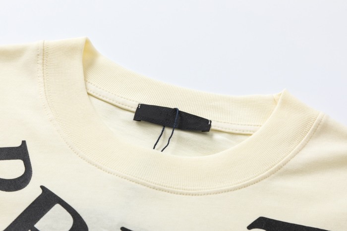 新作 プラダ n級品 24 ss新作ネックプリントイニシャルロゴ半袖Tシャツ