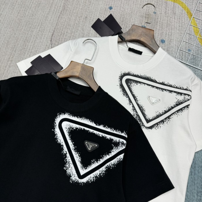 追跡付 プラダ 激安通販 の春先の最新限定三角標個性的な半袖Tシャツ2色