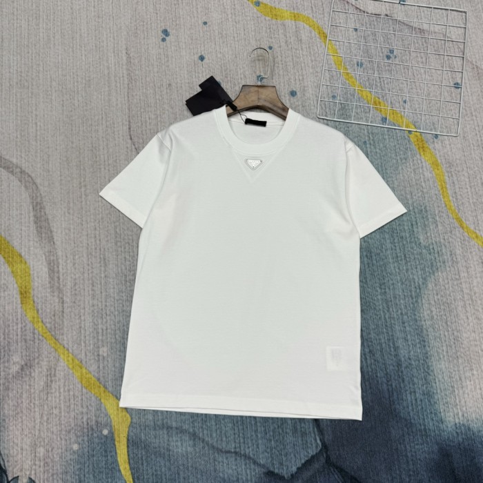新作 プラダ コピー の春先の最新限定三角標個性的な半袖Tシャツ2色