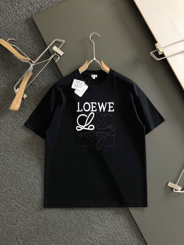 日本未入荷 ロエベ スーパーコピー 定番胸元のパステルカラー柄丸首半袖Tシャツ半袖