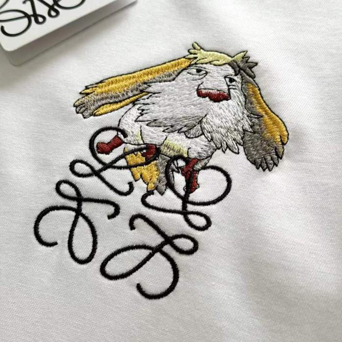 大人気 ロエベ 偽物通販 24春先の新作刺繍半袖Tシャツ3 D立体刺繍柄半袖Tシャツ2色