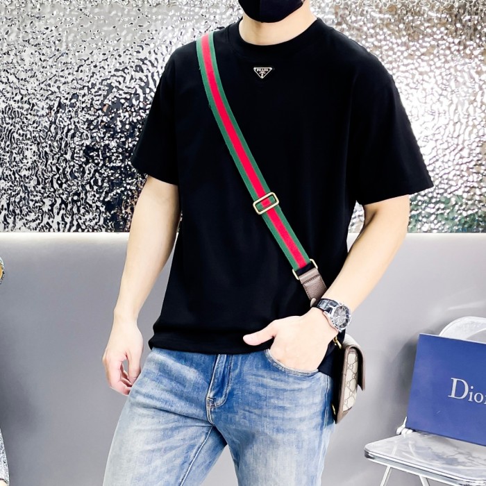 新作 プラダ コピー の春先の最新限定三角標個性的な半袖Tシャツ2色