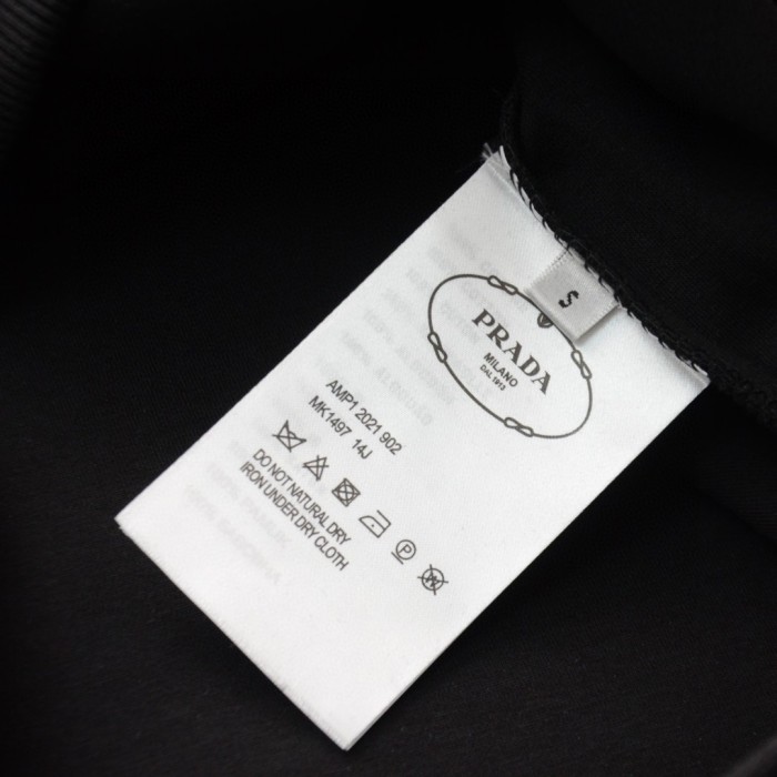 【話題商品！】プラダ 激安通販 の新作重工業胸元の三角立体エンボスエンボスカジュアル丸首パーカー