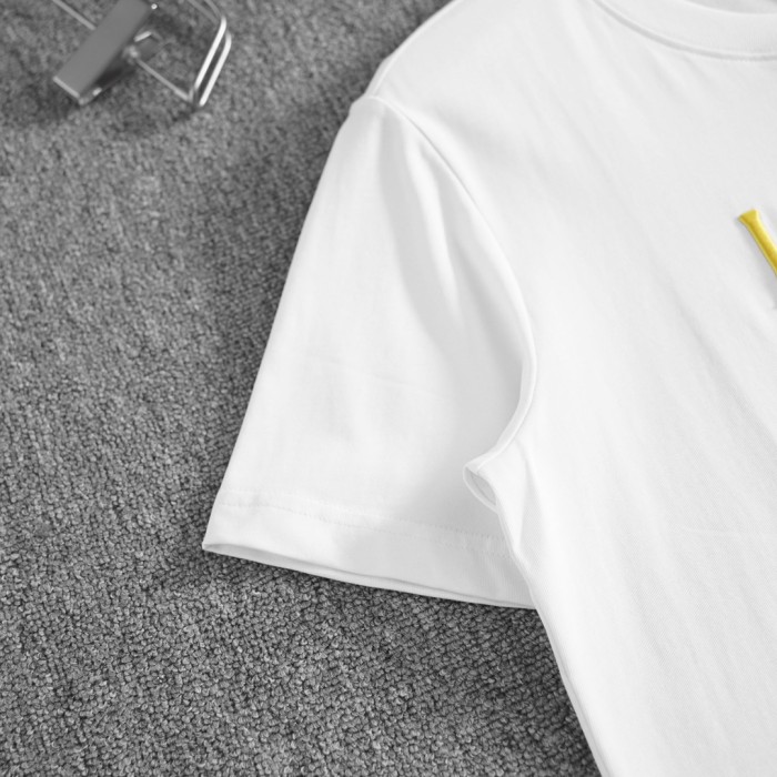 超話題! ロエベ n級品 2024新作ロエベLOEWE立体刺繍クラシックロゴメンズ丸首半袖Tシャツ2色