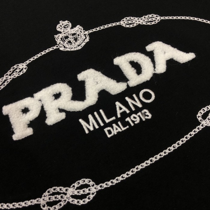 日本未入荷 プラダ スーパーコピー 2024春夏新作立体タオル刺繍ロゴラウンドネックTシャツ