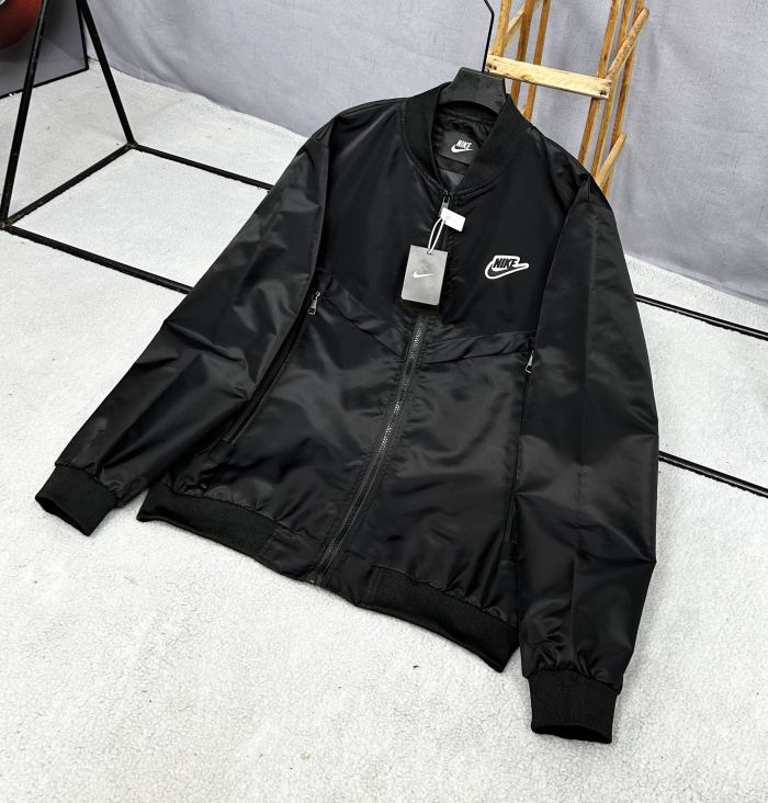 日本未入荷 ナイキ 激安通販 のスモールスタンダードフライトジャケット2色