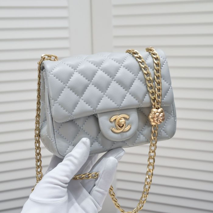 超奇跡の入荷☆ シャネル コピーおすすめ Chanel 椿調節ボタンシリーズ ショルダーバック