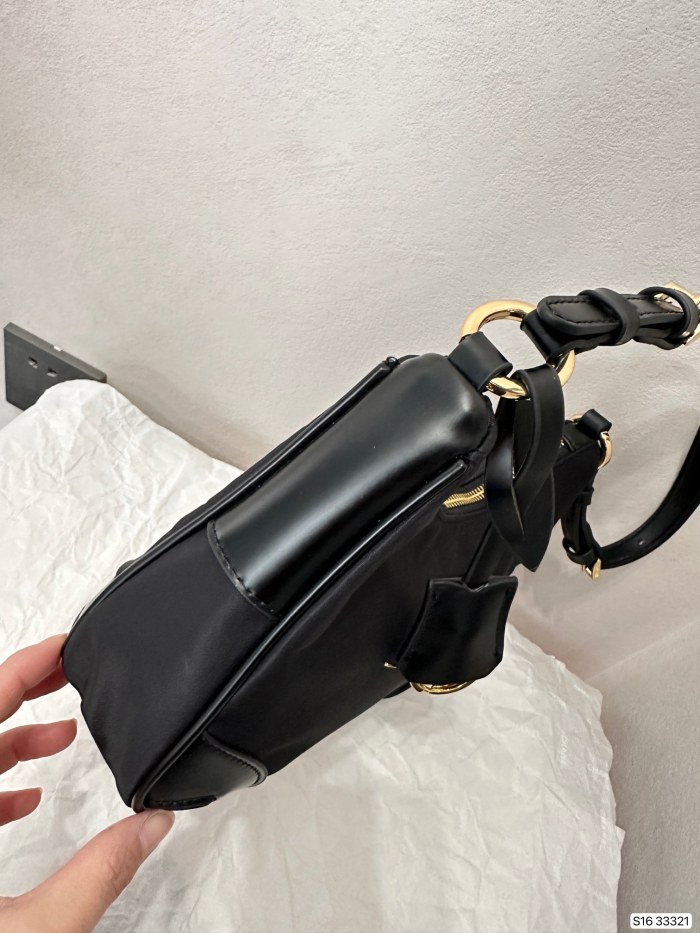 稀少 プラダ n級品 脇下バッグ