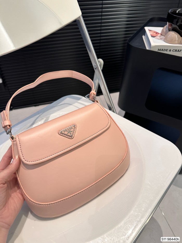 一目惚れ♪ プラダ 激安偽物 PRADA 脇バッグ
