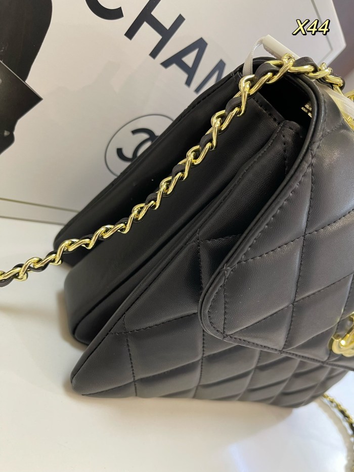 ★超人気 シャネル 偽物通販 Chanel ショルダーバック
