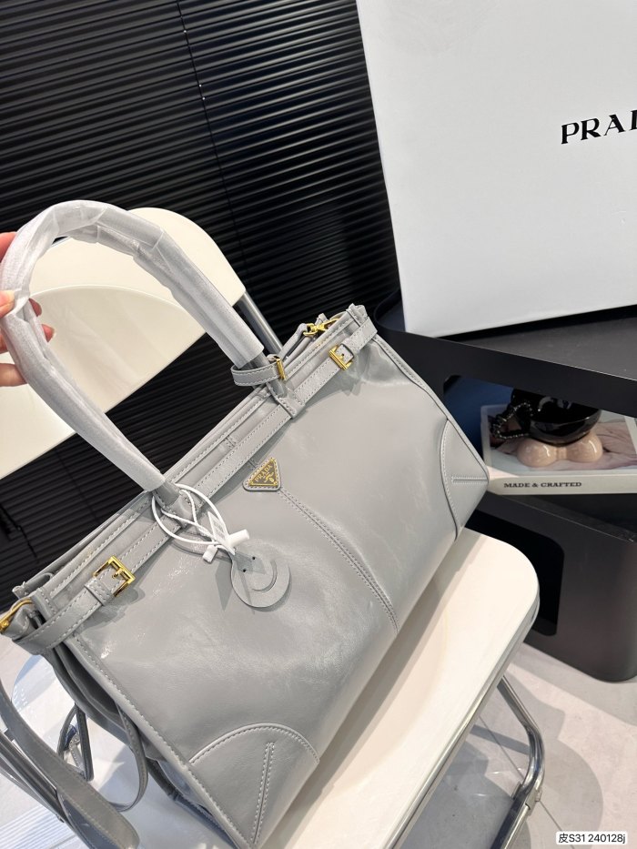 超奇跡の入荷☆ プラダ コピー ショルダーバック