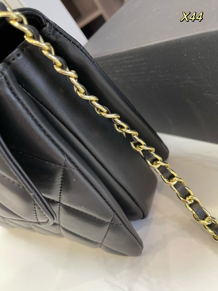 ★超人気 シャネル 偽物通販 Chanel ショルダーバック