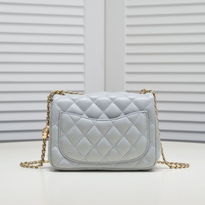 超奇跡の入荷☆ シャネル コピーおすすめ Chanel 椿調節ボタンシリーズ ショルダーバック