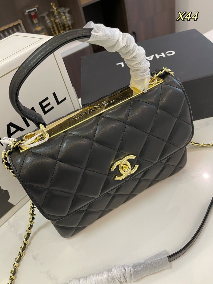 ★超人気 シャネル 偽物通販 Chanel ショルダーバック