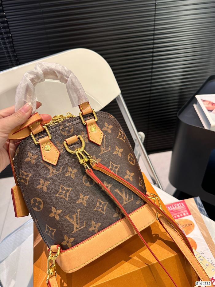 日本未入荷 ルイヴィトン 激安通販 リュック バック