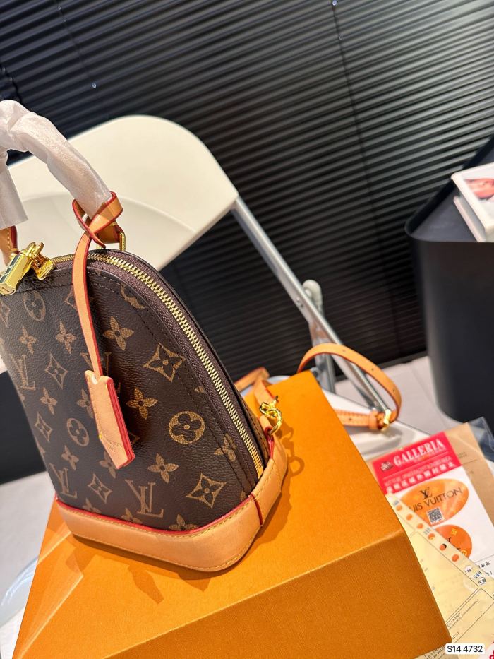 日本未入荷 ルイヴィトン 激安通販 リュック バック