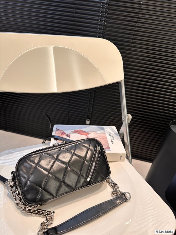 【話題商品！】シャネルCHANEL 激安偽物 チェーンバッグ