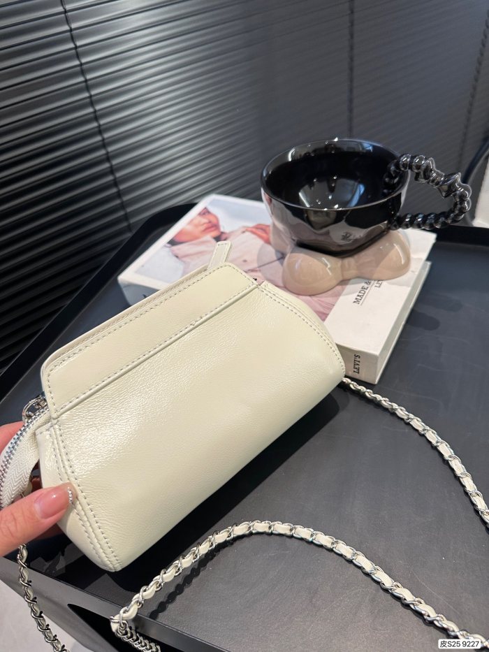 日本未入荷 シャネルCHANEL 激安偽物 チェーンバッグ